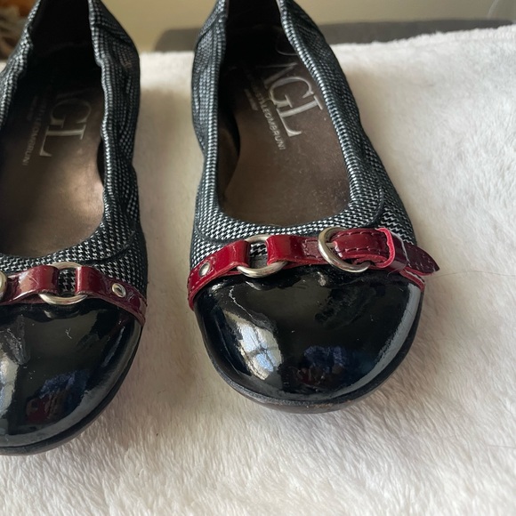 AGL Flats. B/W houndstooth w/red buckle. Size 6.5. GUC - Picture 9 of 12